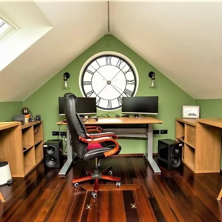 Belmont Penthouse *
