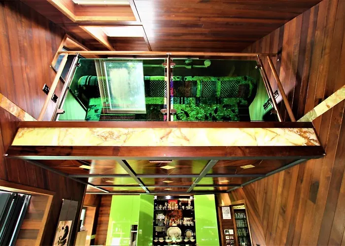 Belmont Penthouse Apartament