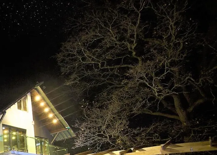 Belmont Penthouse Apartament