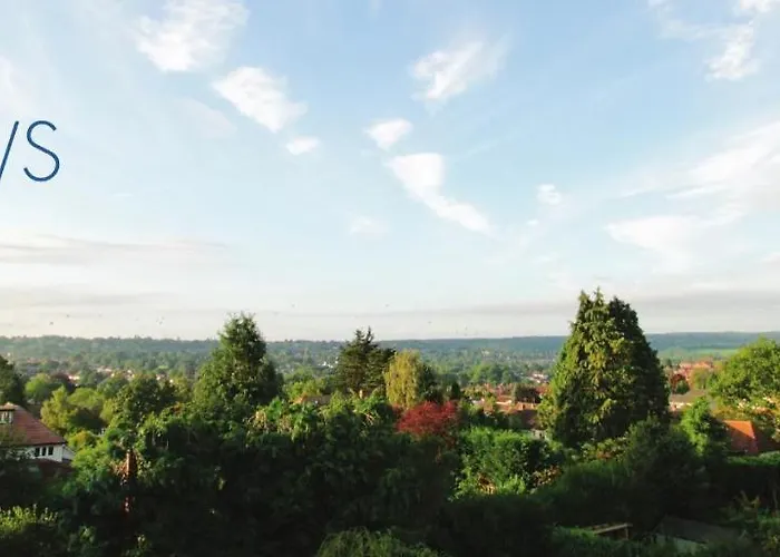 Belmont Penthouse Apartament