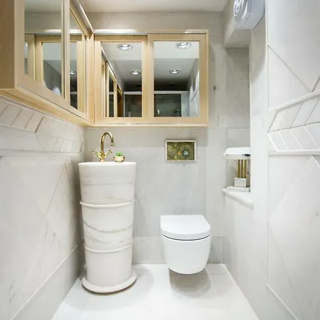 Belmont Deco Noir Ground Suite Pets Welcome * Bristol